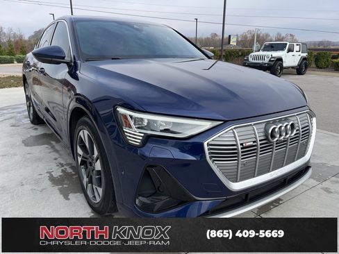 Used 2023 Audi e-tron Premium Plus w/ Premium Plus Package image 31