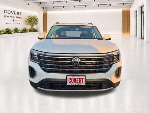 Used 2024 Volkswagen Atlas SE FWD image 3