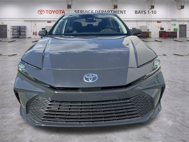 Used 2025 Toyota Camry LE AWD/4WD image 3
