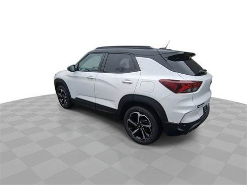 Used 2021 Chevrolet TrailBlazer RS w/ Sun and Liftgate Package image 6