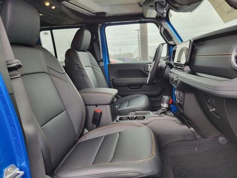 New 2026 Jeep Gladiator Sport AWD/4WD image 23