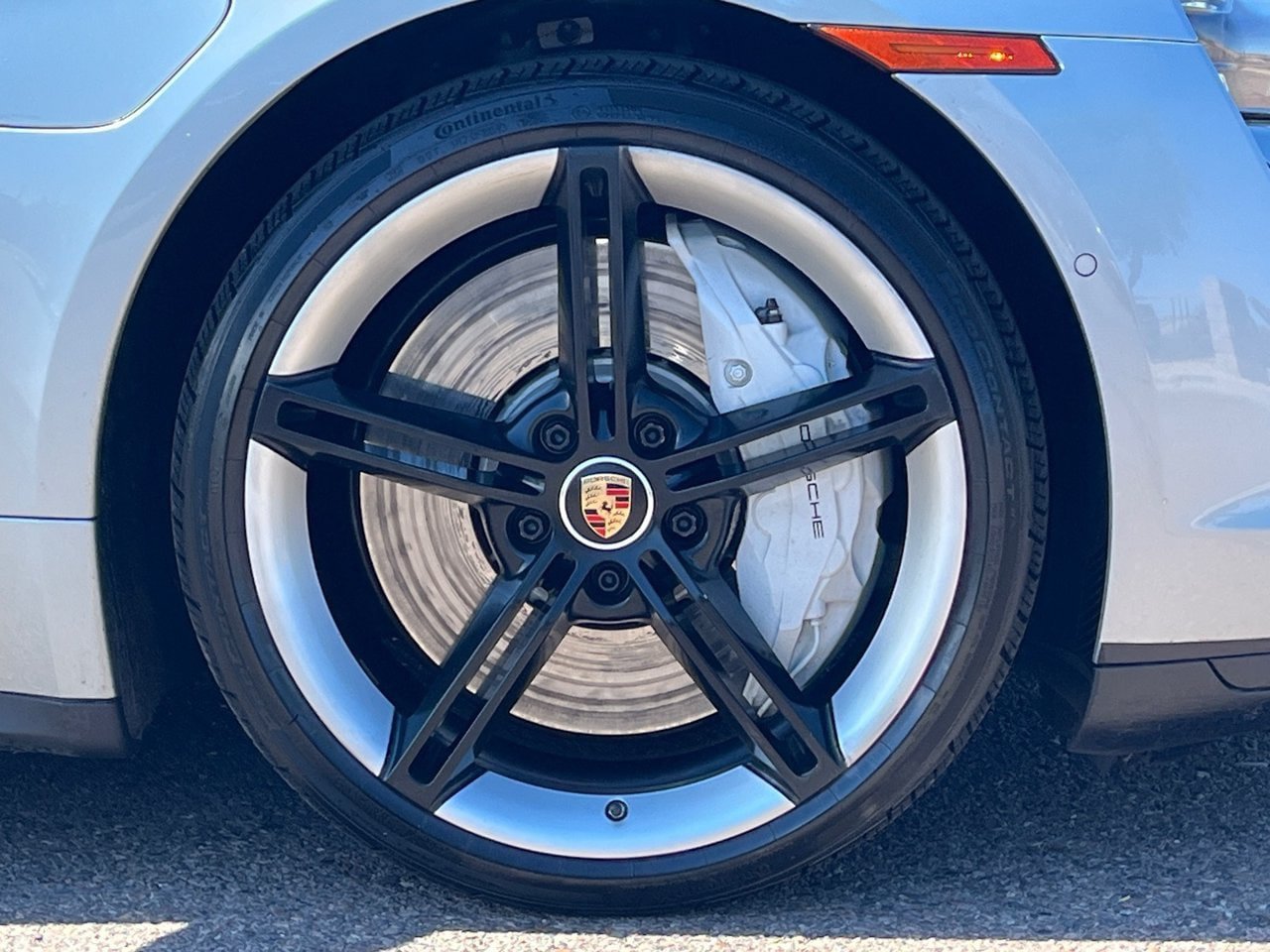 Used 2020 Porsche Taycan AWD/4WD image 8