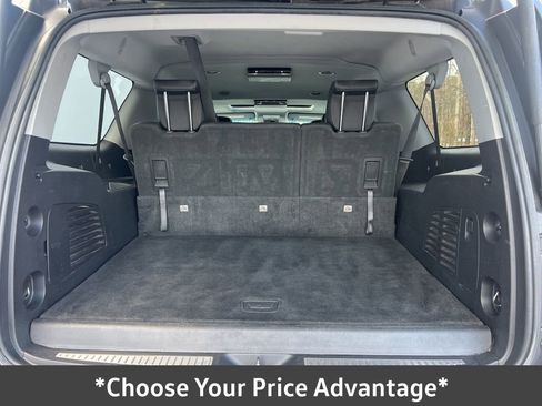 Used 2018 Chevrolet Suburban LT image 16