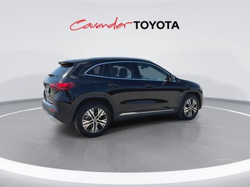 Used 2025 Mercedes-Benz GLA 250 image 8