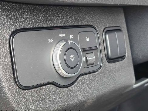 Used 2025 Mercedes-Benz Sprinter 2500 image 27