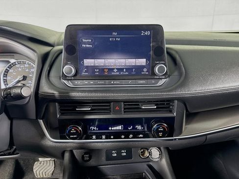 Certified 2025 Nissan Rogue SV image 12