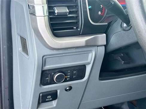 Used 2022 Ford F150 XL w/ Trailer Tow Package image 11