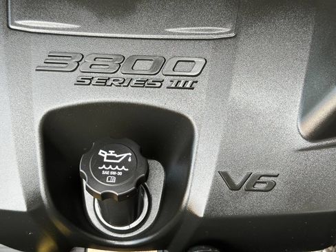 Used 2007 Buick Lucerne CXL image 28