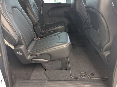 New 2026 Chrysler Voyager LX image 23