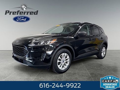 Used 2022 Ford Escape SE w/ Cold Weather Package image 2