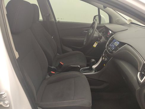 Used 2018 Chevrolet Trax LS FWD image 21