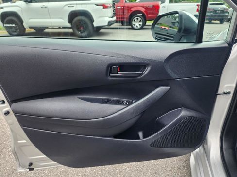 Used 2025 Toyota Corolla LE FWD image 15