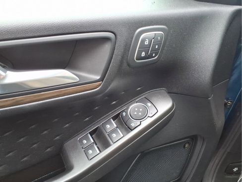 Used 2020 Ford Escape Titanium image 12