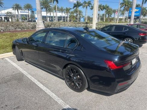 Used 2022 BMW 740i w/ M Sport Package image 4