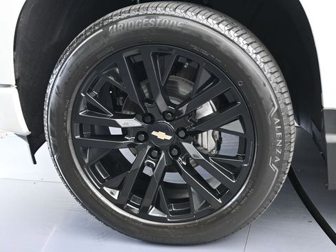 Used 2025 Chevrolet Silverado 1500 High Country w/ Technology Package image 36