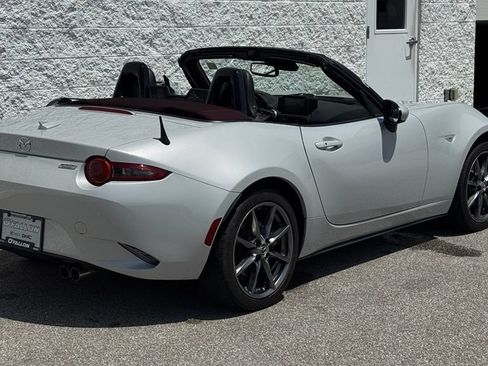 Used 2018 MAZDA MX-5 Miata Grand Touring RWD image 3