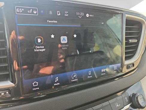Used 2023 Chrysler Pacifica Touring-L FWD image 24