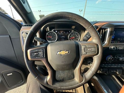 Used 2022 Chevrolet Silverado 3500 High Country w/ Z71 Off-Road Package AWD/4WD image 15