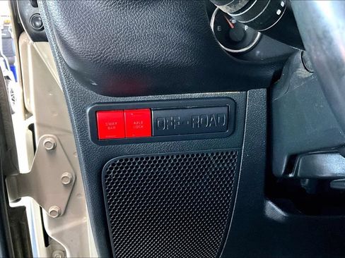 Used 2017 Jeep Wrangler Rubicon w/ Quick Order Package 24Z Recon AWD/4WD image 15