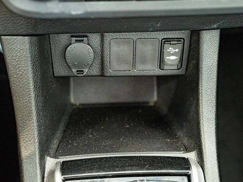 Used 2015 Toyota Corolla LE FWD image 35