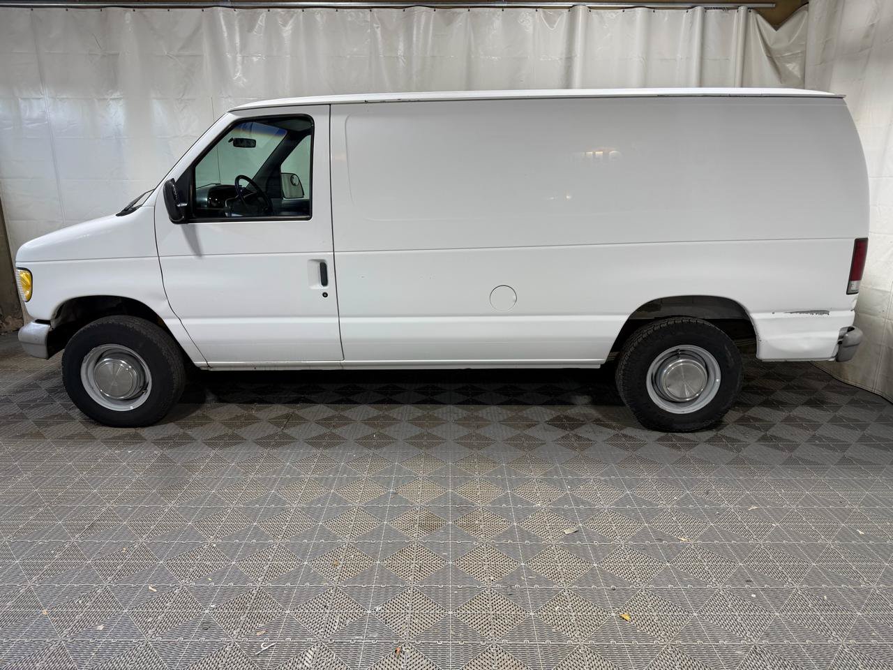 Used 1995 Ford E-250 and Econoline 250 Heavy-Duty RWD image 4