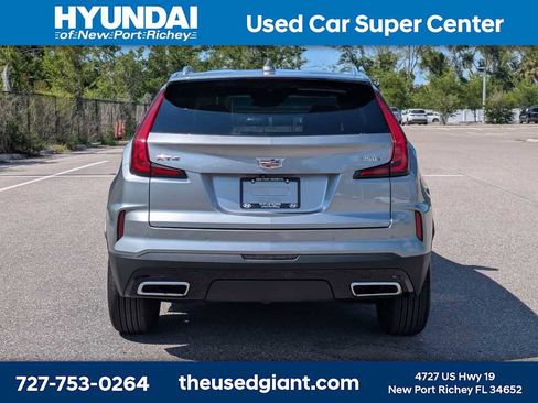 Used 2024 Cadillac XT4 Premium Luxury FWD image 4