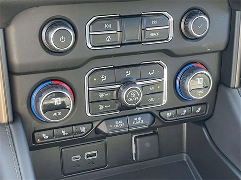 Used 2023 Chevrolet Tahoe High Country image 40