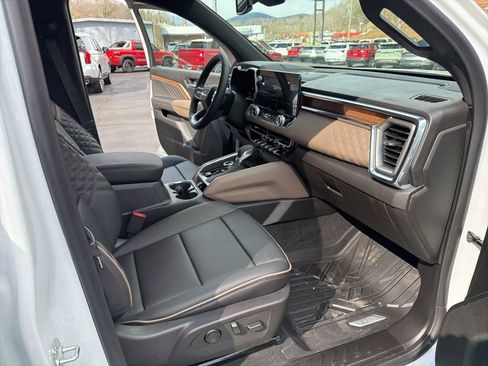 Used 2026 GMC Canyon Denali image 16