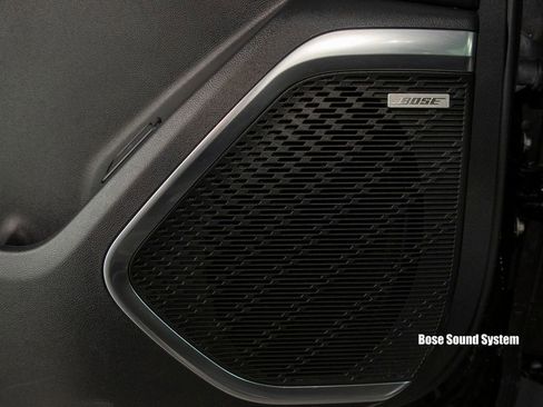 Used 2025 Buick Enclave Preferred image 7