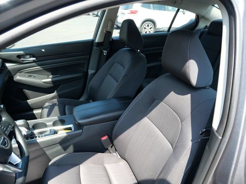 Used 2019 Nissan Altima 2.5 S FWD image 11