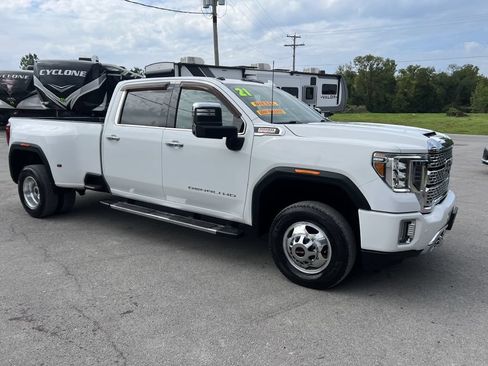 Used 2021 GMC Sierra 3500 Denali w/ Denali Ultimate Package AWD/4WD image 2
