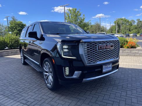 Used 2022 GMC Yukon XL Denali AWD/4WD image 7