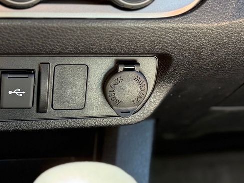 Used 2023 Toyota Tacoma SR5 AWD/4WD image 15