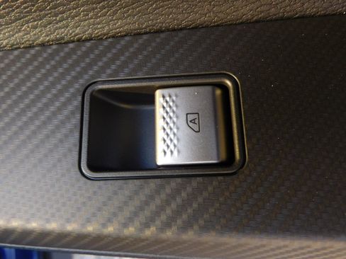 New 2025 Mitsubishi Outlander SE image 38