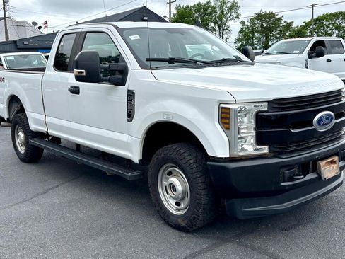 Used 2019 Ford F250 XL w/ Power Equipment Group image 4