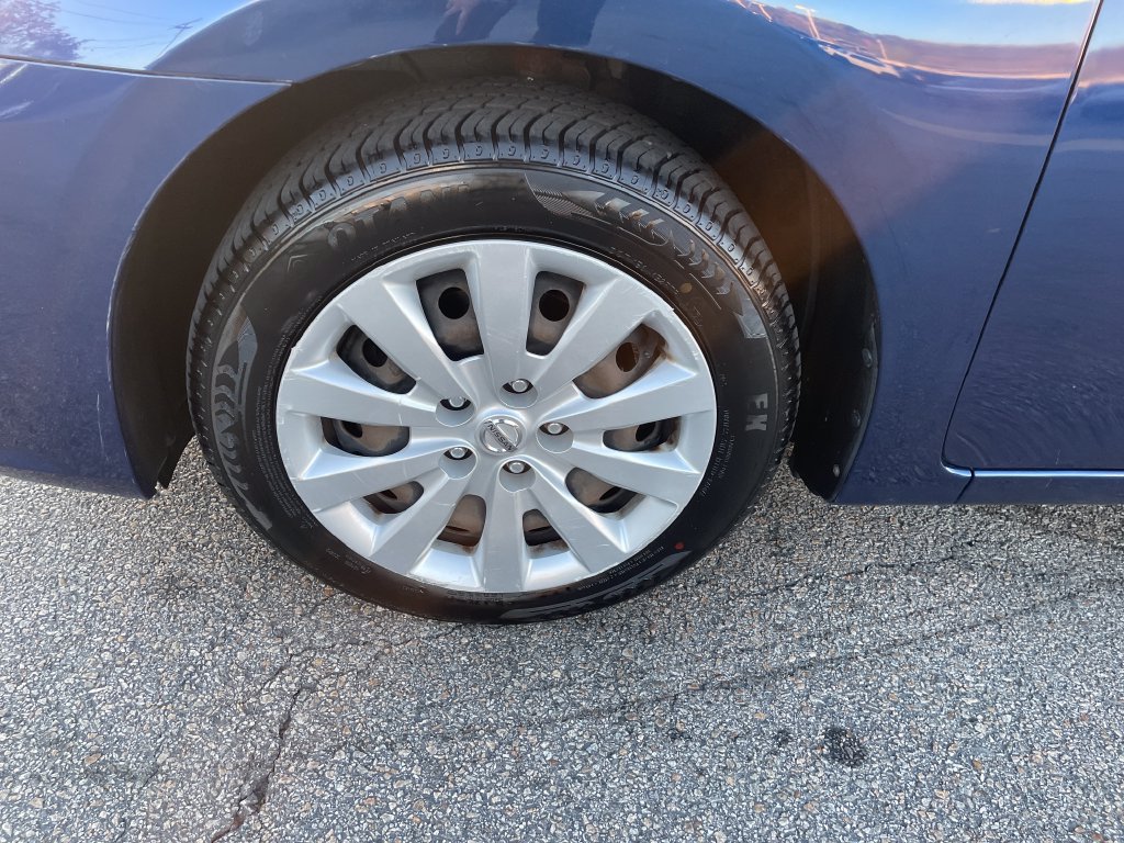 Used 2019 Nissan Sentra S FWD image 9