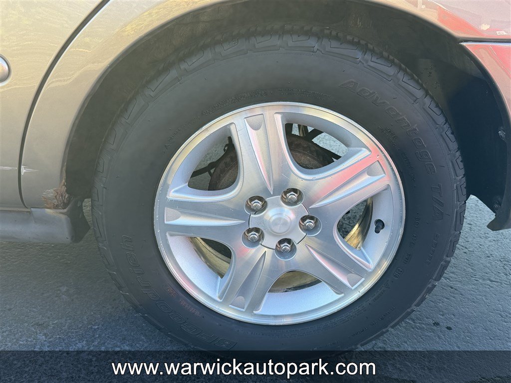 Used 2002 Ford Taurus SEL FWD image 12