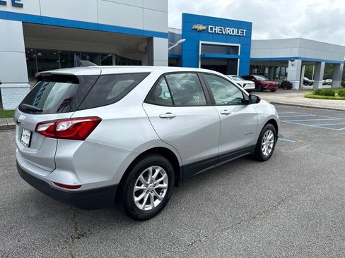 Used 2020 Chevrolet Equinox LS w/ LPO, Floor Liner Package FWD image 21