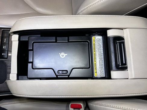 Certified 2020 Toyota Highlander Platinum image 37