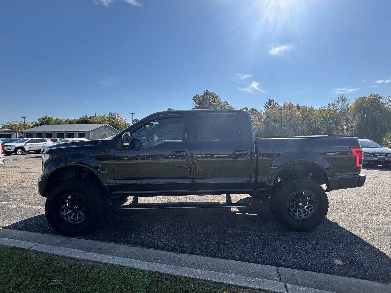 Used 2016 Ford F150 Lariat w/ Equipment Group 502A Luxury AWD/4WD image 1
