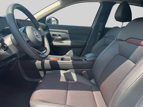 Used 2026 Nissan Kicks SR w/ Cold Weather Package AWD/4WD image 14