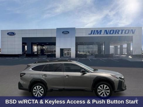 Used 2024 Subaru Outback Premium AWD/4WD image 3