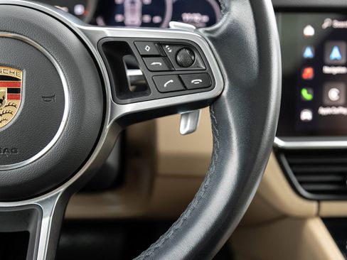 Certified 2022 Porsche Cayenne Platinum Edition image 16