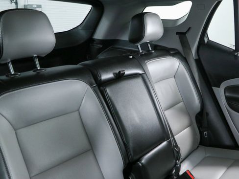 Used 2023 GMC Terrain SLT FWD image 28