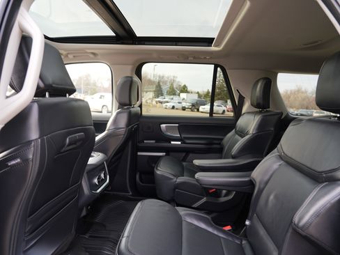 Used 2025 Ford Expedition Max Platinum w/ Driver's Package image 21