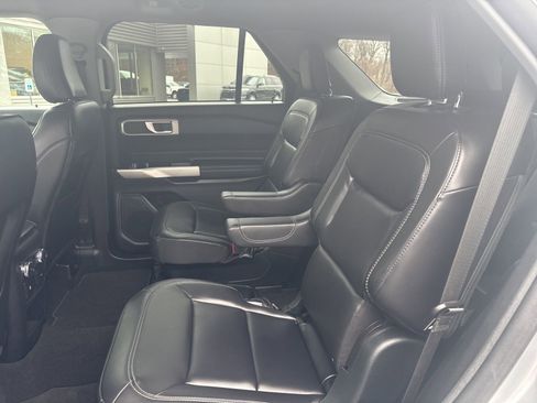 Used 2021 Ford Explorer XLT w/ Equipment Group 202A image 28