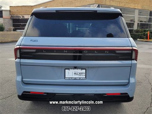 New 2025 Lincoln Navigator L Reserve w/ Jet Appearance Package image 9