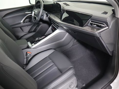 Used 2025 Audi Q5 Premium w/ Convenience Package AWD/4WD image 19