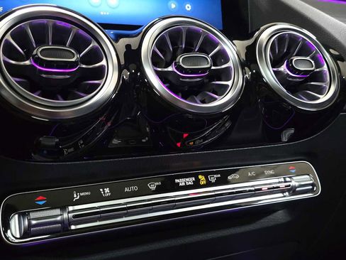 Used 2026 Mercedes-Benz GLA 250 4MATIC image 32