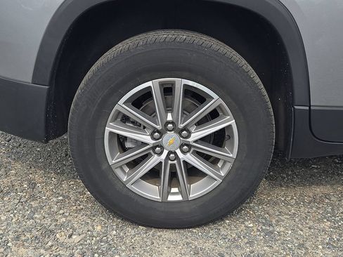 Used 2023 Chevrolet Traverse LT AWD/4WD image 11